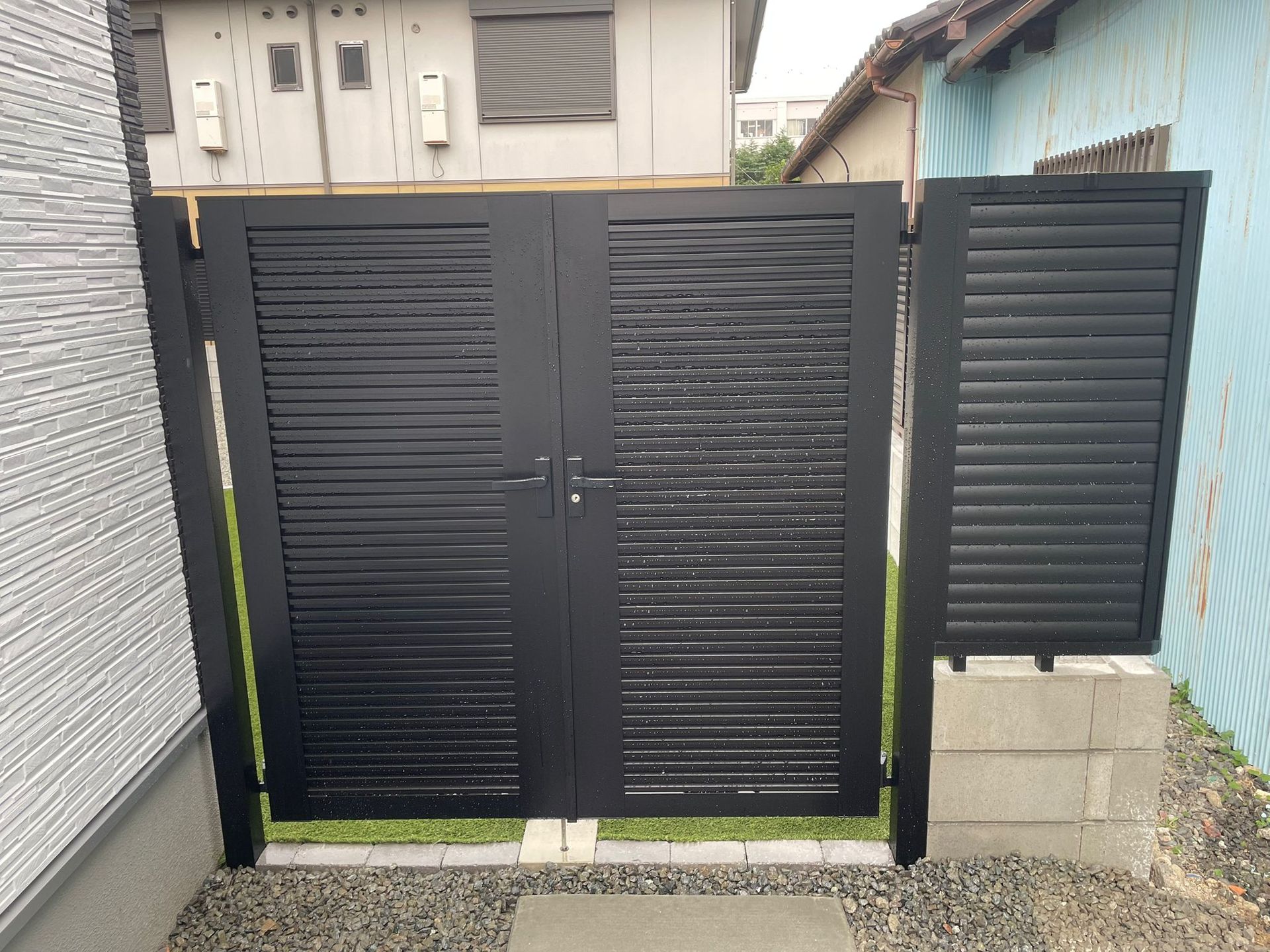 Fences, Walls and Private Gates 4