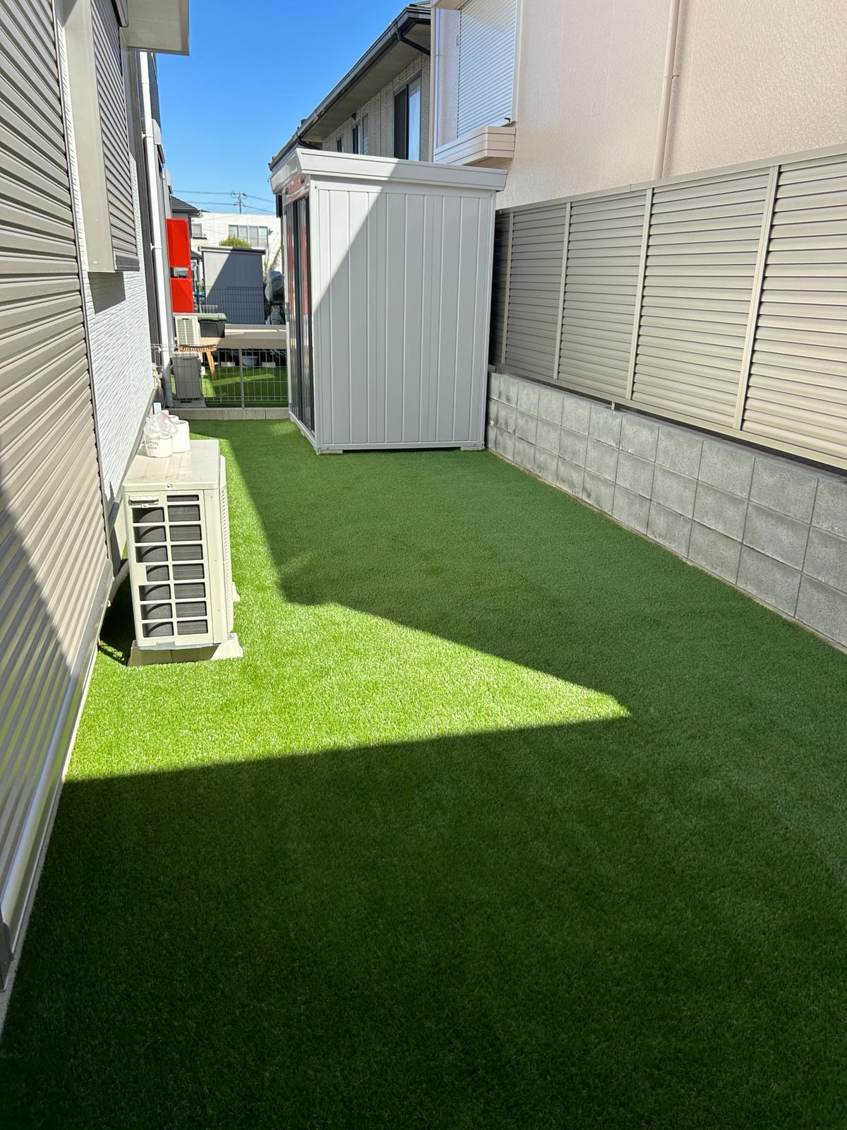 Artificial or Natural Grass 4