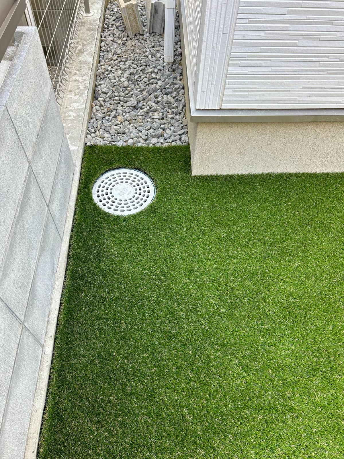 Artificial or Natural Grass 5